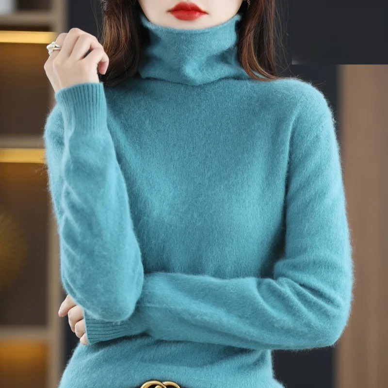 Elegant women's pullover turtleneck, soft knit sweater for luxurious autumn-winter fashion.