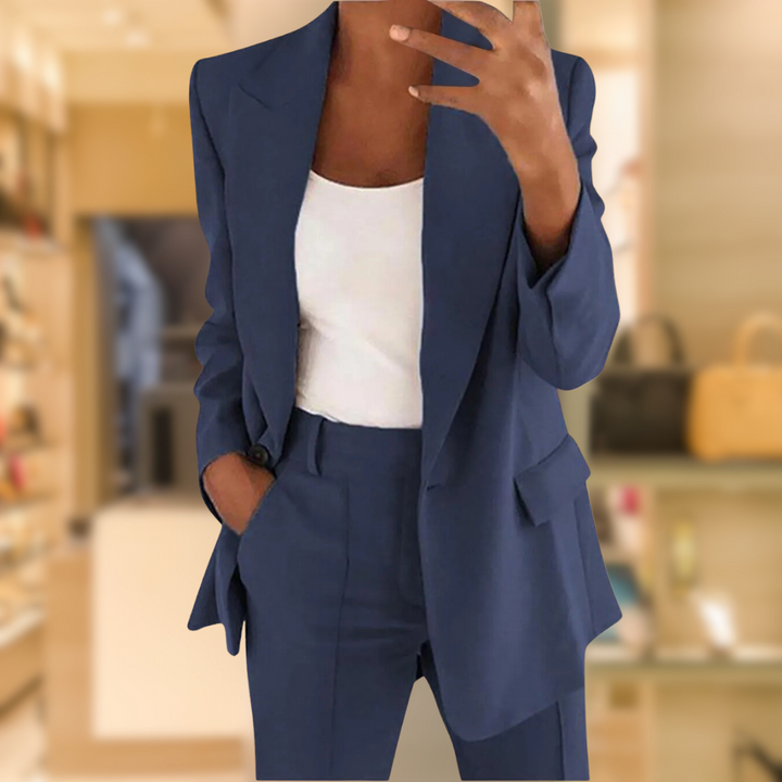 Stylish women's matching tailored outfit set, a versatile two-piece for sophisticated business fashion.