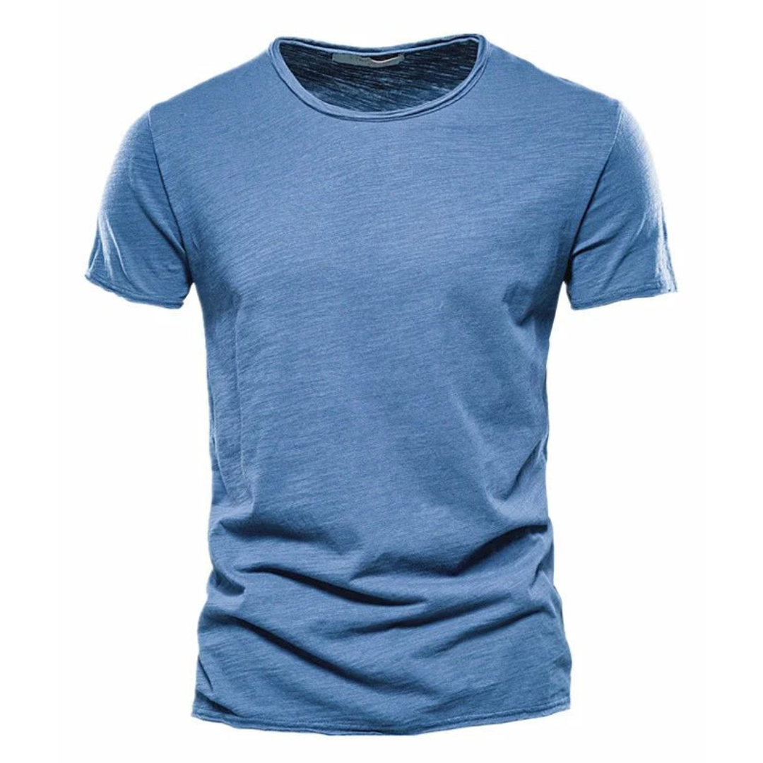 Men's classic everyday shirt in versatile style. Comfortable casual top, perfect for any occasion.