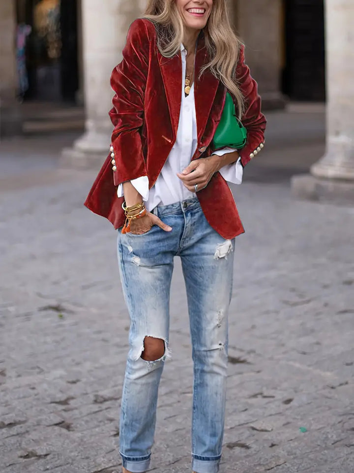 Stylish single-button tailored blazer for women, professional office wear & sophisticated outerwear.