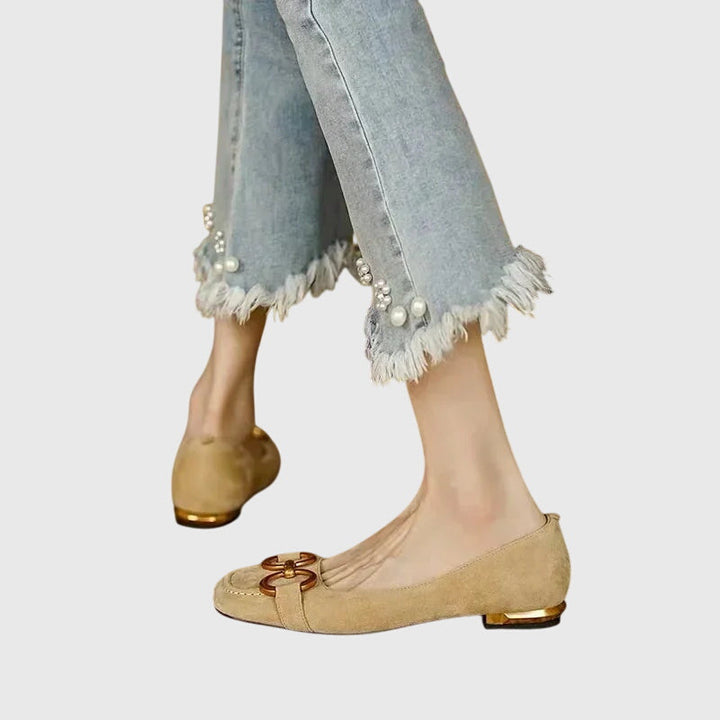 Orthopaedic women's sandals with adjustable straps, offering ultimate comfort & arch support.