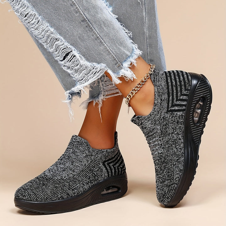 Casual women's air cushion shoes, perfect for everyday wear. Features orthopedic support, breathable design, & comfort.