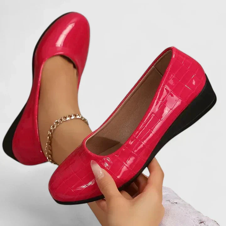 Stylish women's comfort shoes with orthopedic arch support, perfect for daily wear and chronic foot pain relief.