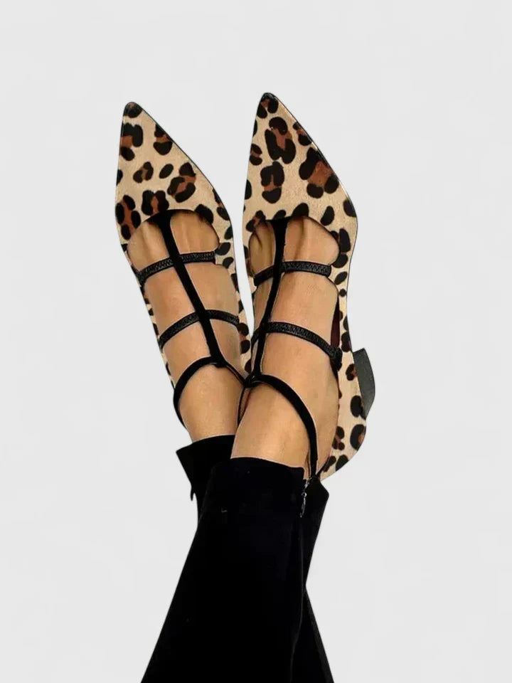 Women's orthopaedic comfort heels in classic black, combining elegant style with superior support for busy days.