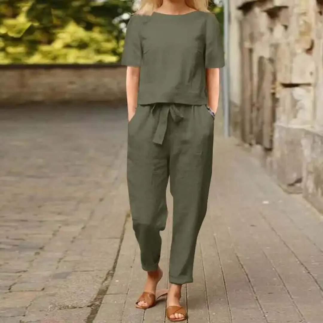 Women's versatile elegant linen two-piece set with a relaxed fit. Ideal summer casual outfit or beachwear.