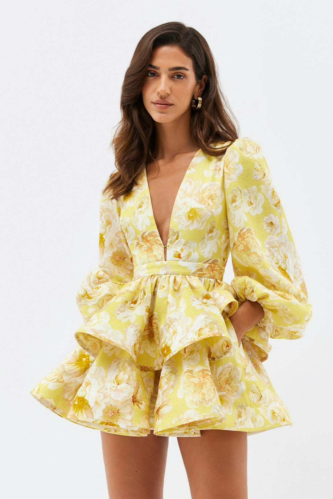 Women's charming floral ruffle mini dress, elegant and flowy, perfect for summer parties or vacations.