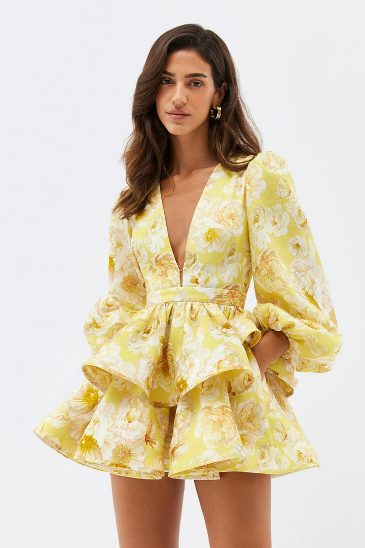 Women's charming floral ruffle mini dress, elegant and flowy, perfect for summer parties or vacations.