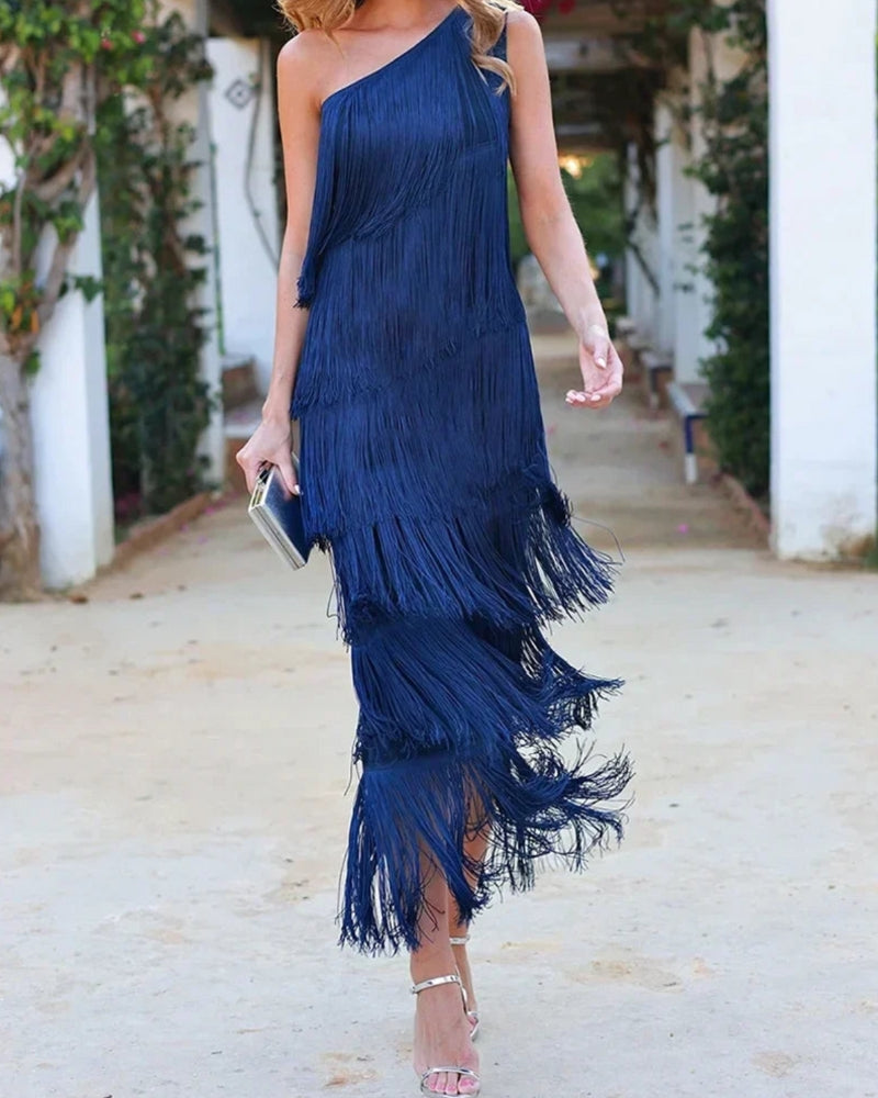 Versatile elegant long dress for women, ideal for fall & winter fashion, with a chic dropped shoulder.