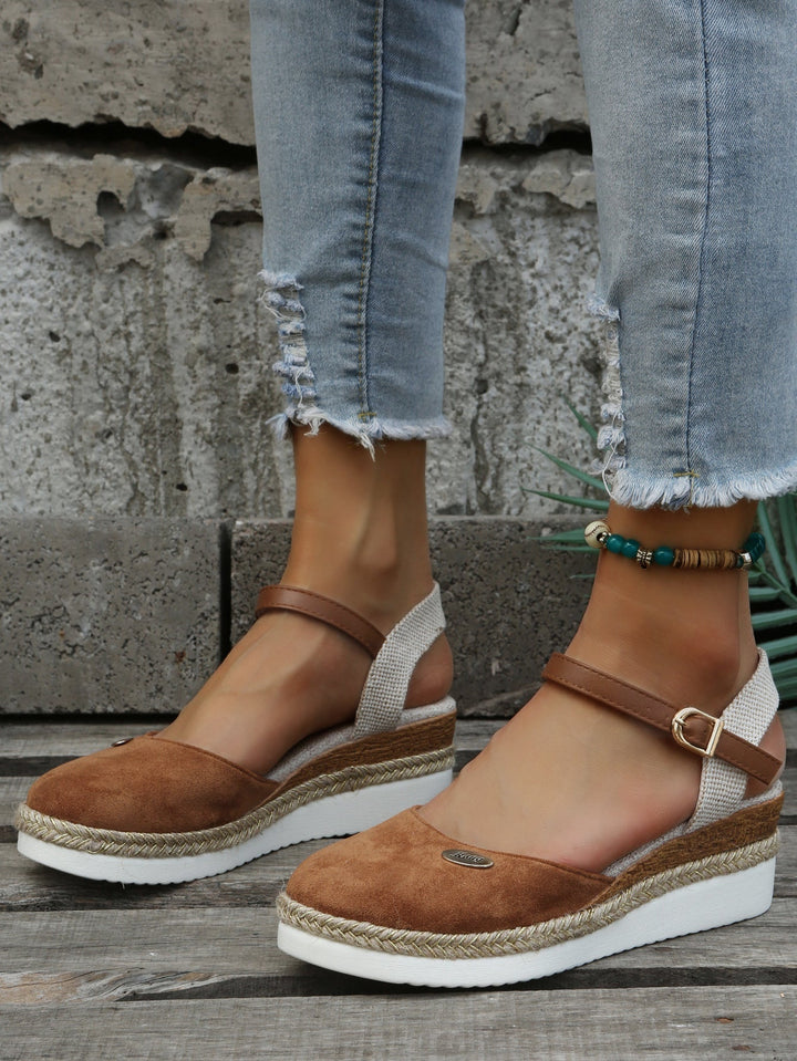 Women's orthopedic woven sandals with cushioned footbed for ultimate comfort & support. Ideal for summer.