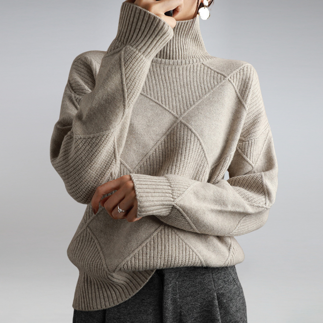 Women's oversized turtleneck sweater, long sleeve relaxed fit. Ideal for elegant winter & fall fashion.