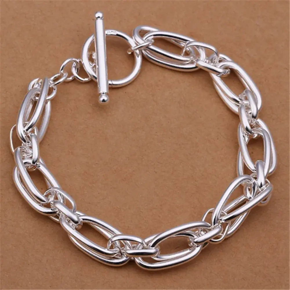Stylish women's sterling silver chain bracelet, 925 purity. A delicate, versatile everyday wrist accessory.