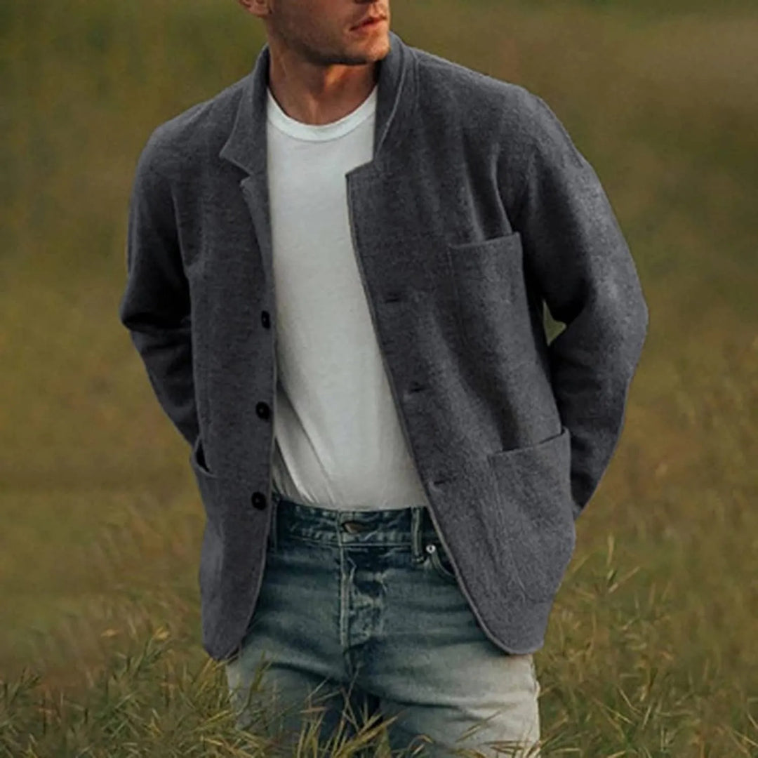Men's smart casual lightweight blazer, practical pockets, perfect for versatile business casual outfits.