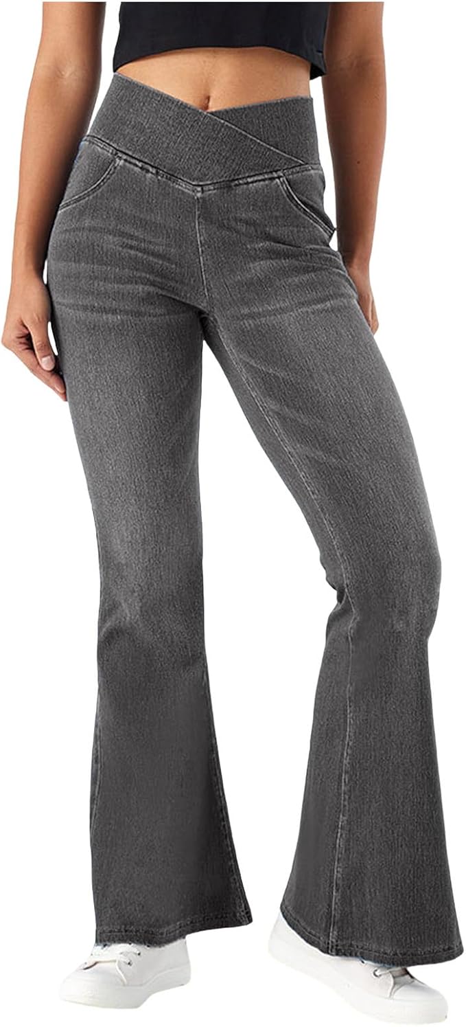 Dark blue women's high-waist stretch jeans, comfortable and versatile for everyday denim style.
