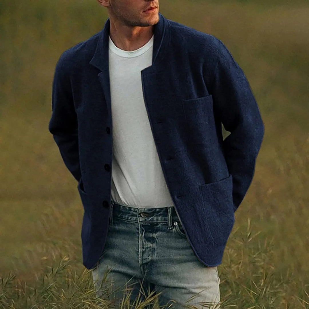 Sophisticated men's lightweight blazer with practical pockets, perfect for modern smart casual fashion.