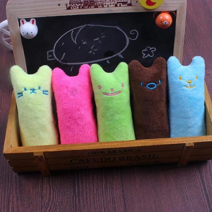 Catnip teeth grinding toy, durable & interactive for happy, healthy cats.