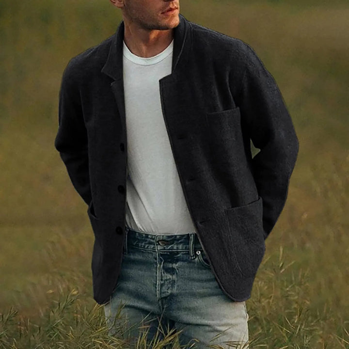 Stylish men's multi-pocket blazer, lightweight, versatile, perfect for elegant smart casual outerwear.