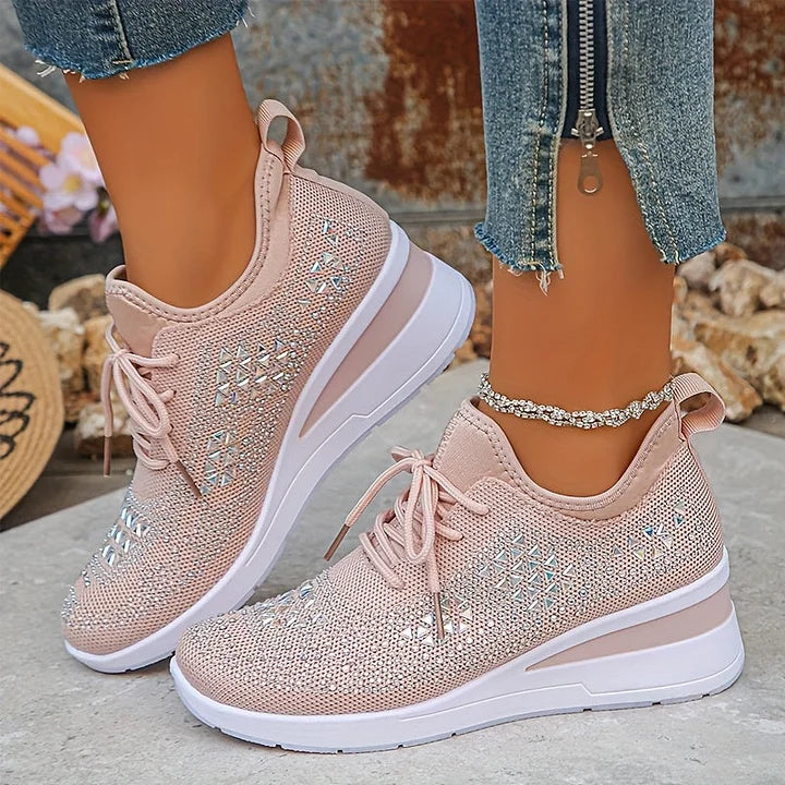 Women's casual orthopedic sneakers, ideal for daily activities with cushioned support.
