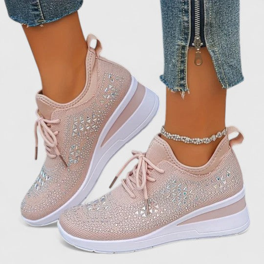 Comfortable women's orthopaedic sneakers for arch support, ideal for foot pain relief & walking.