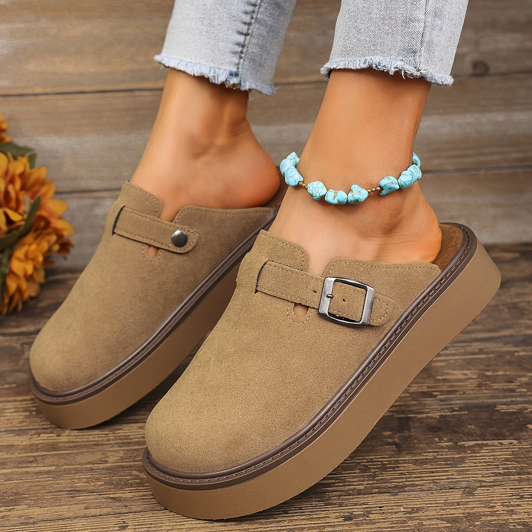 Fashionable closed-toe clogs for women, offering comfort & a modern look.