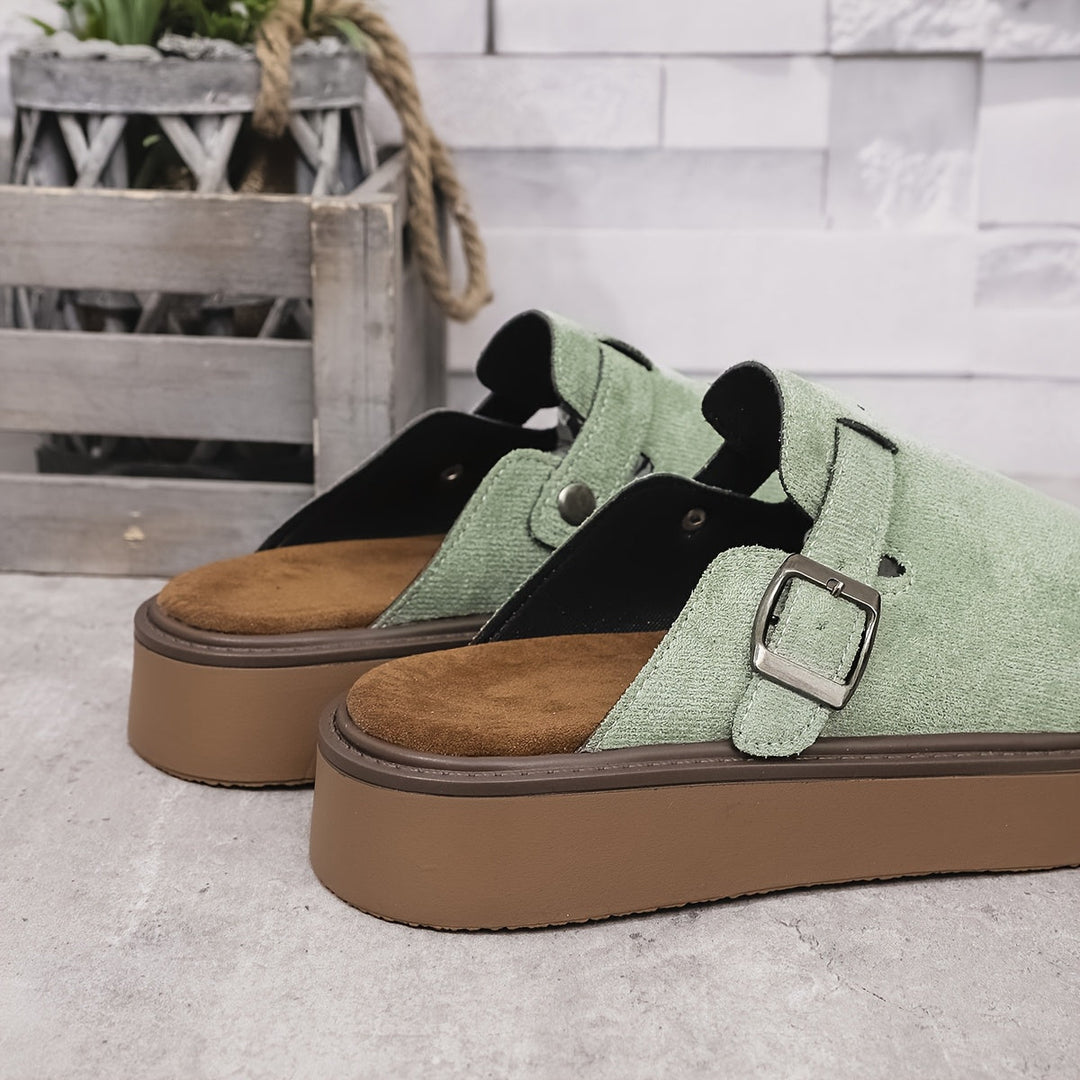 Modern women's clogs with a comfortable platform sole, easy for daily styling.