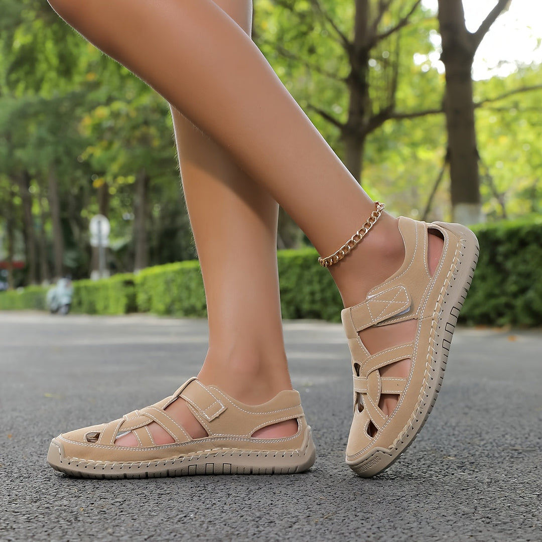 Stylish women's Sola open-toe sandals, providing lightweight comfort for summer days.