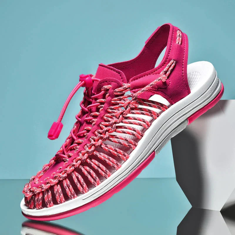 Casual men's closed toe mesh sandals with adjustable laces, great for summer outdoor footwear.