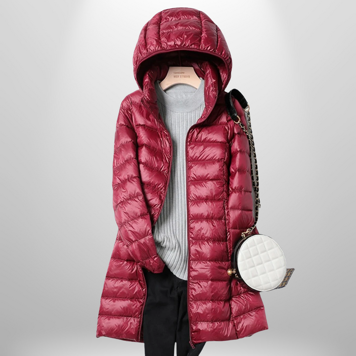 Everyday women's puffer jacket, ultra-light & cozy. Packable, warm outerwear for casual autumn/winter style.
