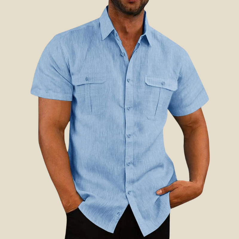 Stylish men's short-sleeve casual shirt, relaxed fit, two chest pockets, ideal for smart-casual and everyday wear.