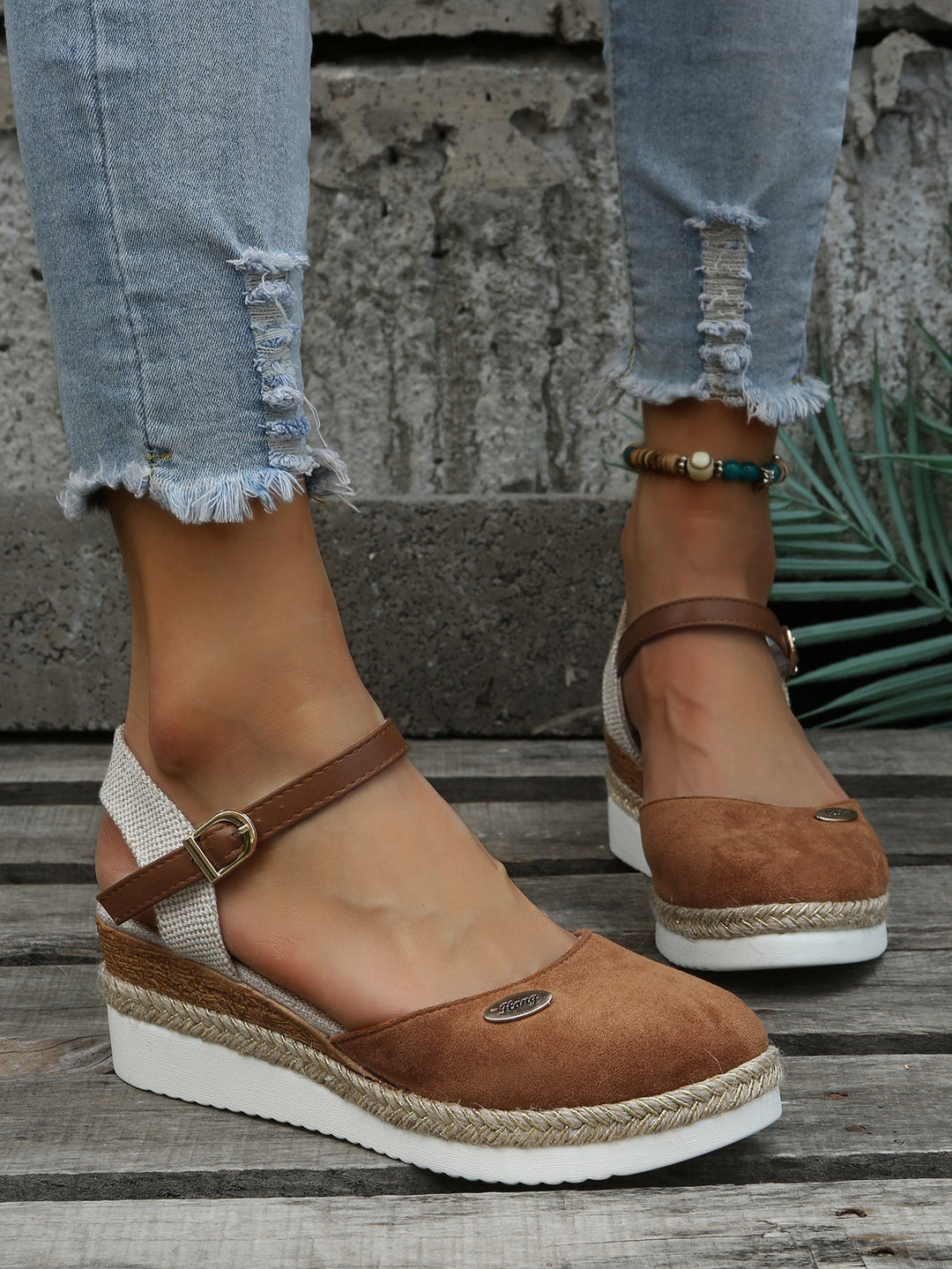 Stylish women's summer sandals, designed with orthopedic support and a comfortable, breathable woven upper.