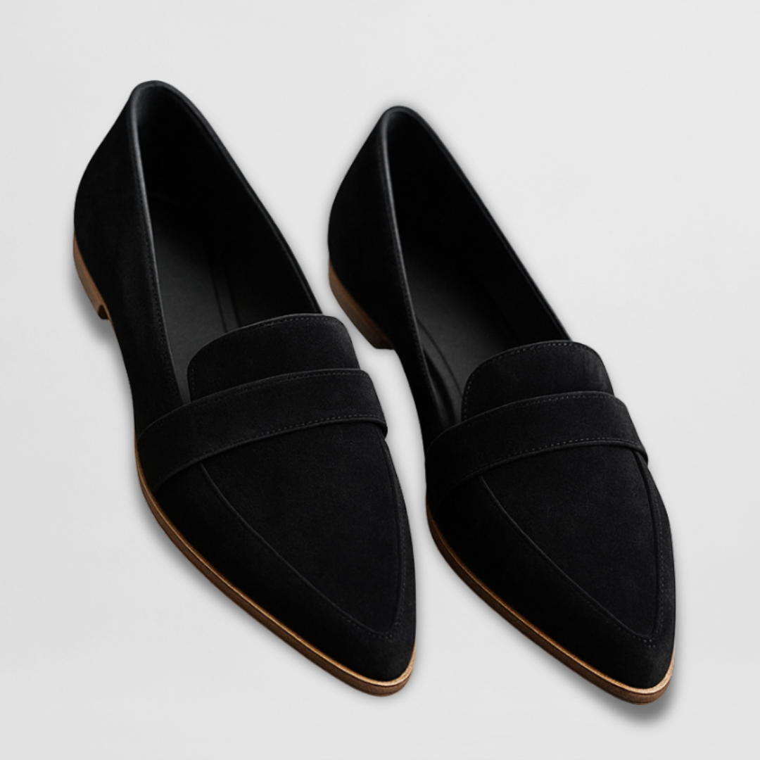 Ladies' stylish leopard print loafers, comfortable slip-on shoes for versatile casual and fashion outfits.