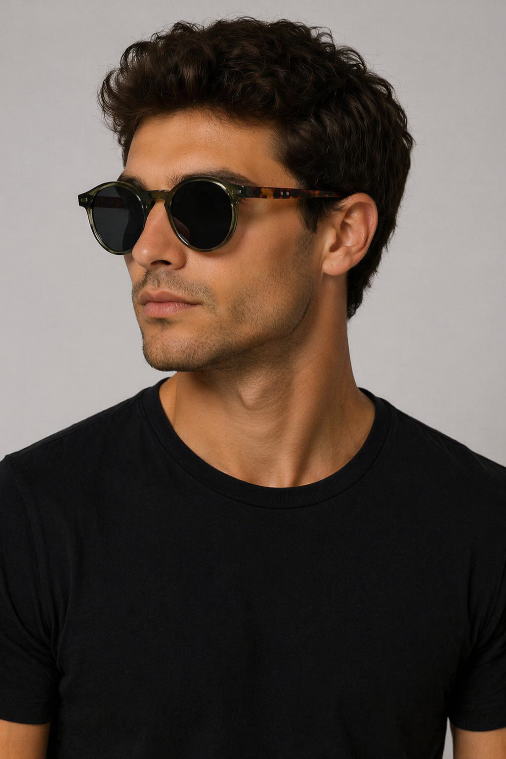 Men's retro round frame sunglasses, a classic accessory for summer fashion and sun protection.
