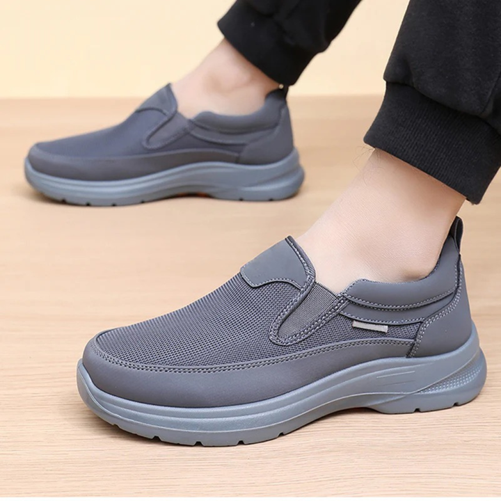 Stylish men's slip-on shoes, easy to wear for everyday comfort. Versatile casual footwear for any occasion.