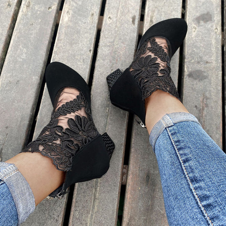 Comfortable women's ankle boots with exquisite lace embroidery and a stable block heel for winter style.