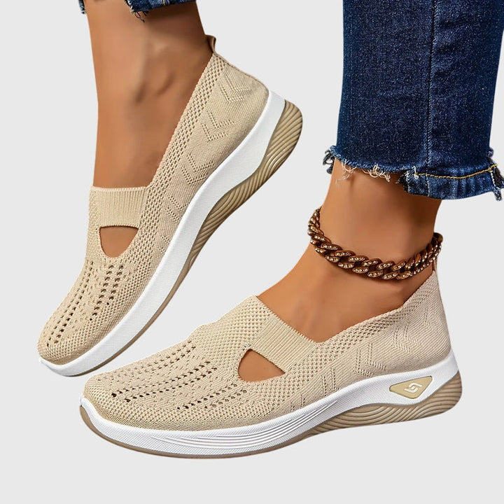 Casual women's orthopaedic shoes, providing excellent foot support & bunion relief.