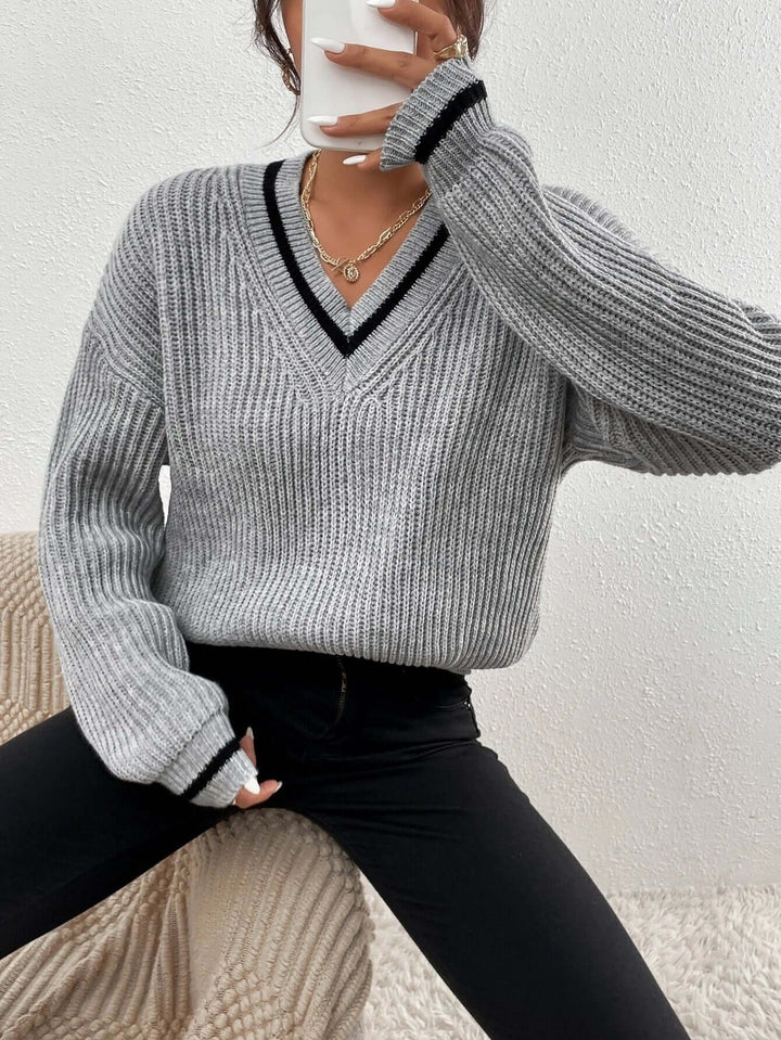 Women's Striped V-Neck Relaxed Fit Jumper