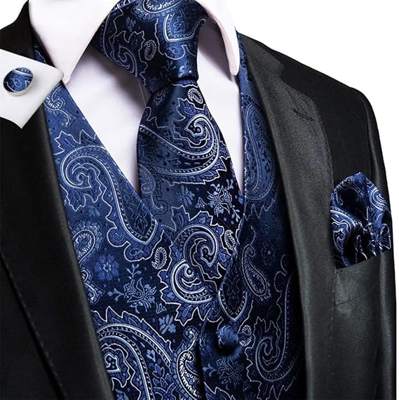 Women's elegant vintage vest, a sophisticated sleeveless jacket & fashion essential.