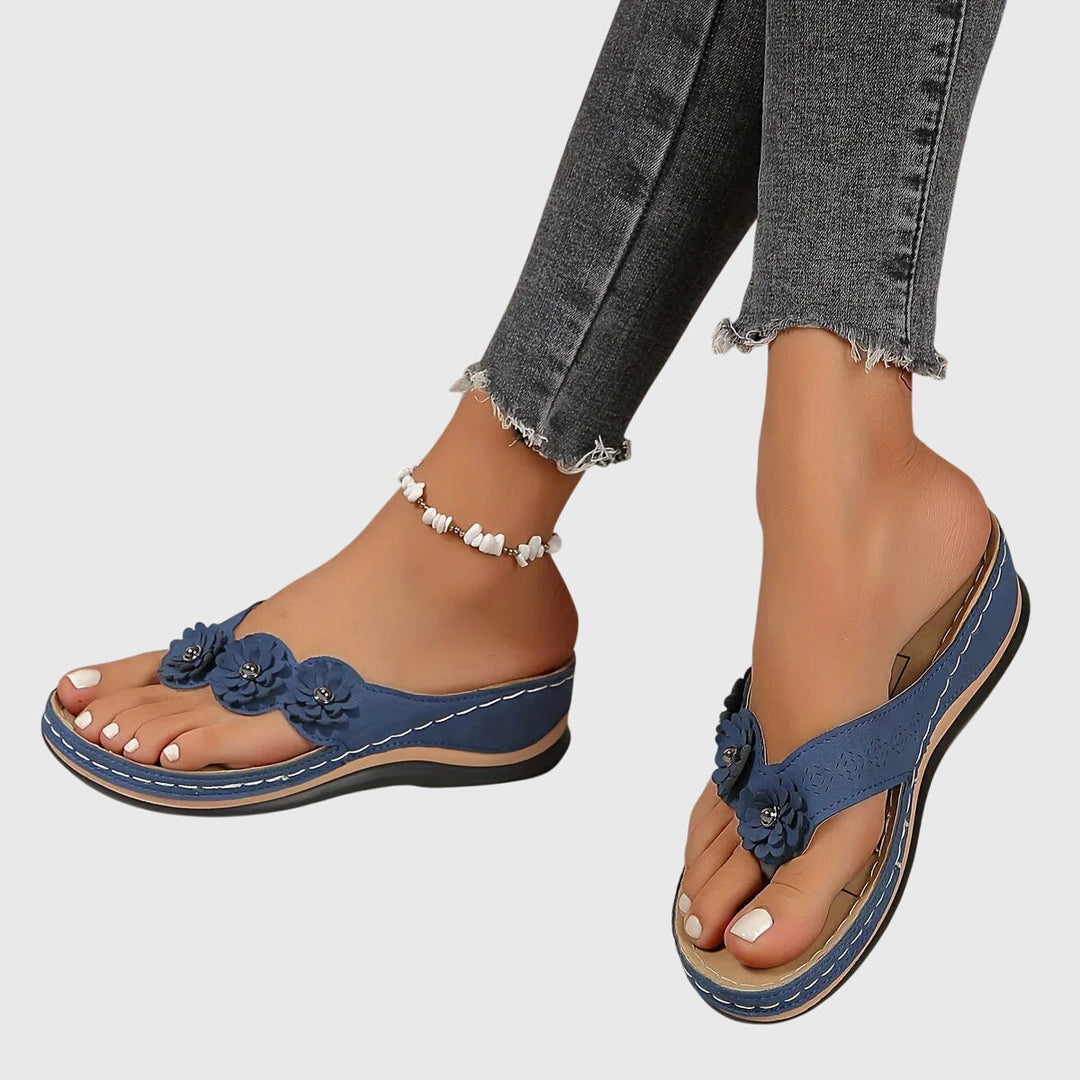 Premium women's sandals: orthopedic design, arch support, and extreme comfort for active lifestyles.