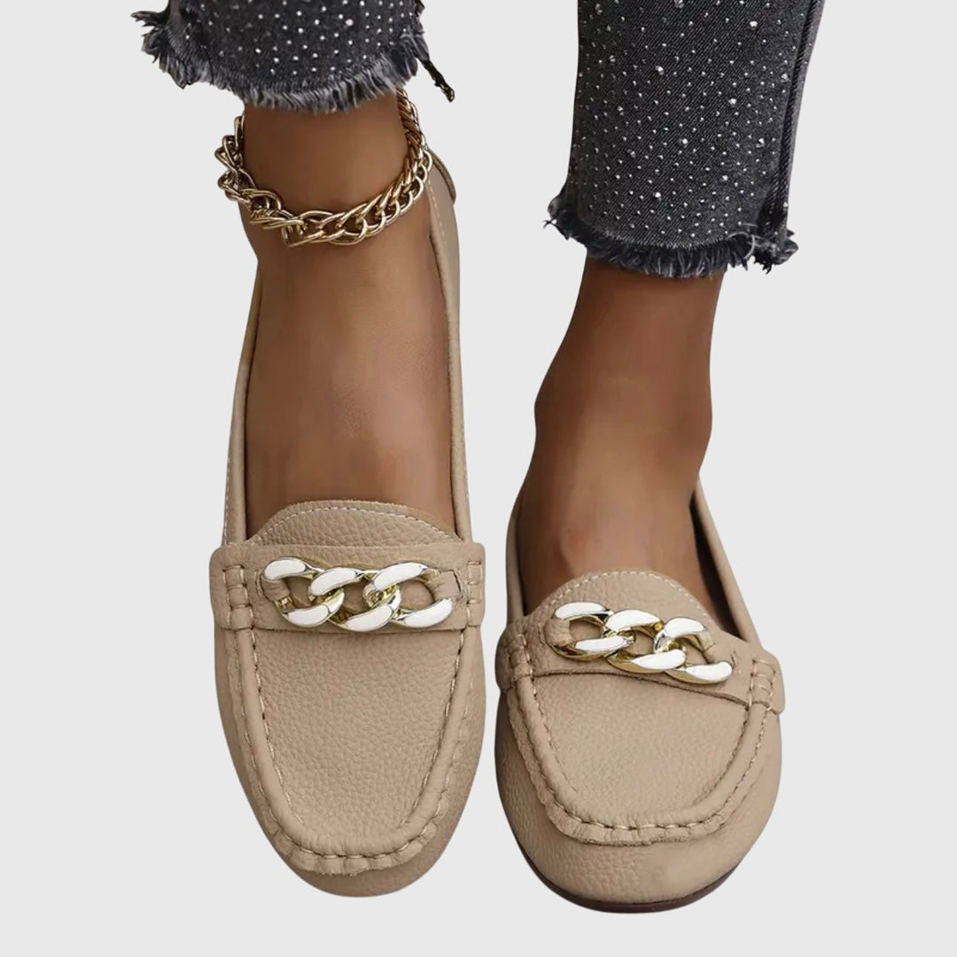 Chic women's loafers with orthopaedic support, offering comfortable & elegant footwear.