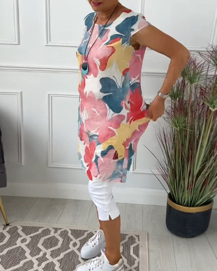 Comfortable women's casual floral dress, relaxed fit, perfect for spring/summer style.