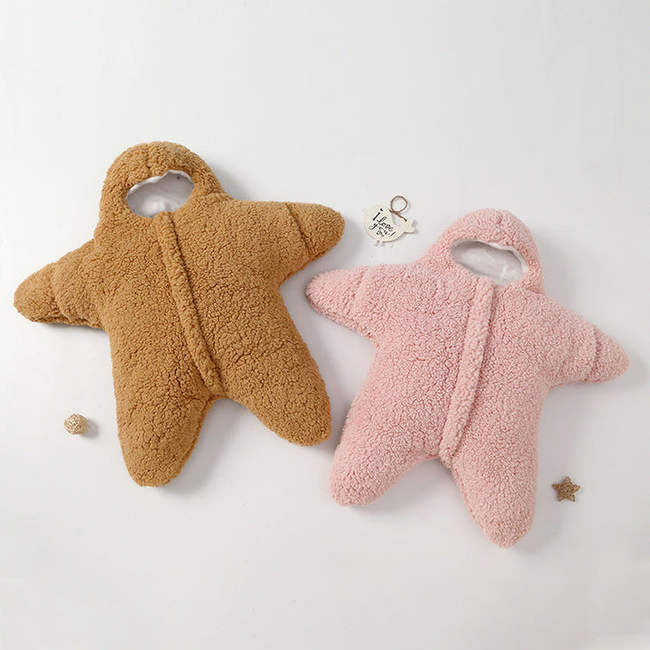 Warm baby star sleeping bag, ideal for little ones. Soft infant swaddle for peaceful, cozy sleep.