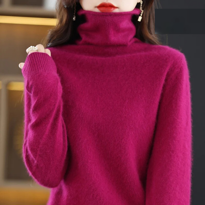 Warm women's luxurious turtleneck sweater, long sleeve comfort for casual elegance.