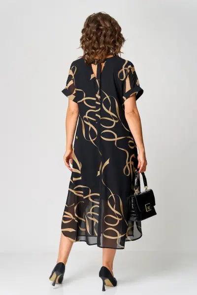 Cosy & comfortable women's midi dress. Flattering everyday style for autumn & winter comfort.