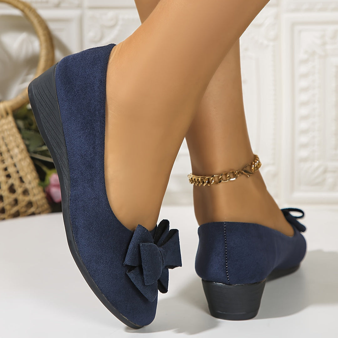 Casual women's supportive footwear, comfortable orthopedic flats for daily wear.