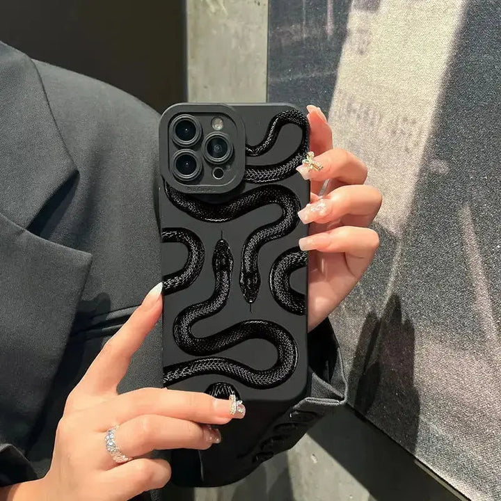 Elegant snake texture phone case, combining a slim profile with robust shock-absorbing protection.