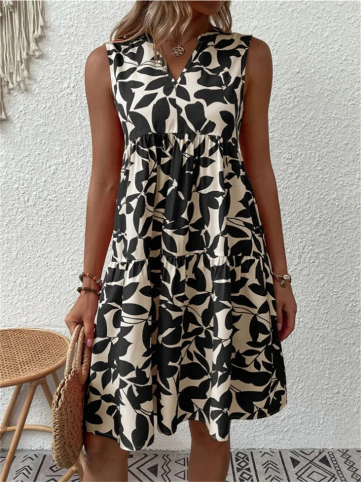 Beautiful women's floral pattern maxi dress, flowy and elegant, designed for comfortable summer styling.