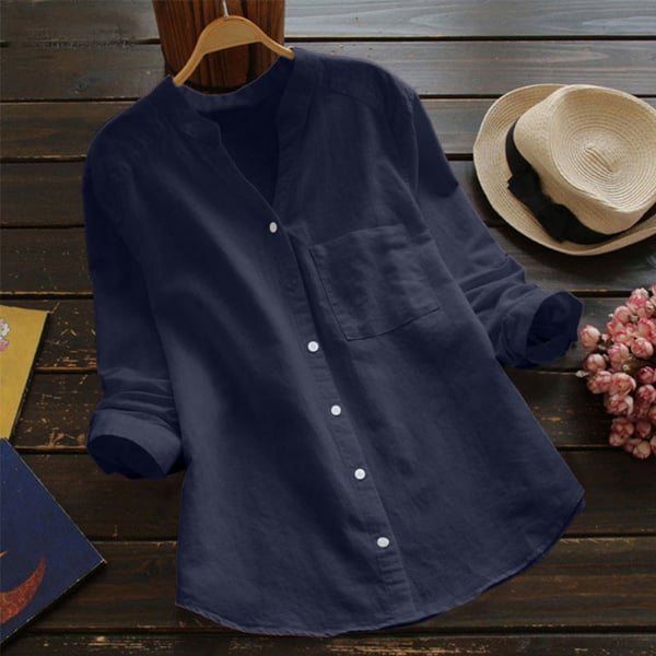 Chic women's loose fit blouse. Easy care, breathable casual shirt for everyday comfort.