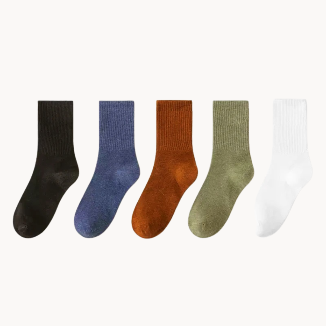 Protective unisex cushioned socks with arch support, shielding feet all day.