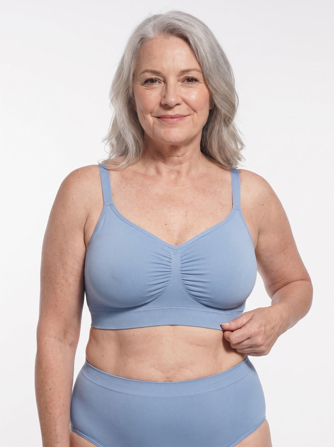 Women's wire-free seamless comfort bra, adjustable & soft for everyday lingerie.