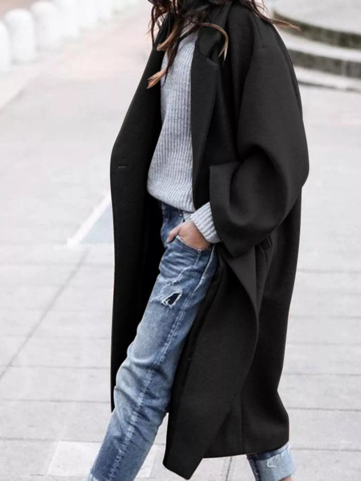 Relaxed fit women's oversized long winter coat, ideal for casual style and ultimate warmth.