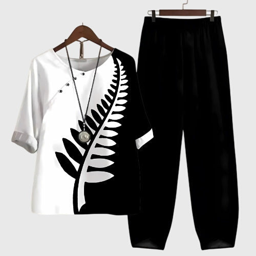 Stylish women's two-piece jogger set, a comfortable and fashionable matching outfit for relaxed wear.